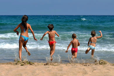 san felipe niños jugar en playa