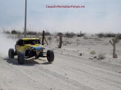 carrera el exceso de velocidad con los pies en la pista Tecate Score San Felipe 250 marzo 2014