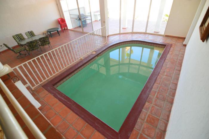 Esplendida casa con piscina en el interior