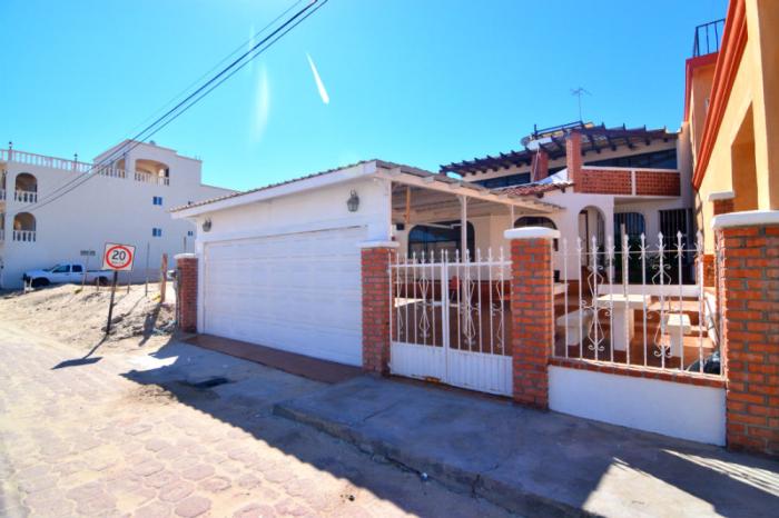 Impresionante casa al lado de la playa, Casa Luis Blanco